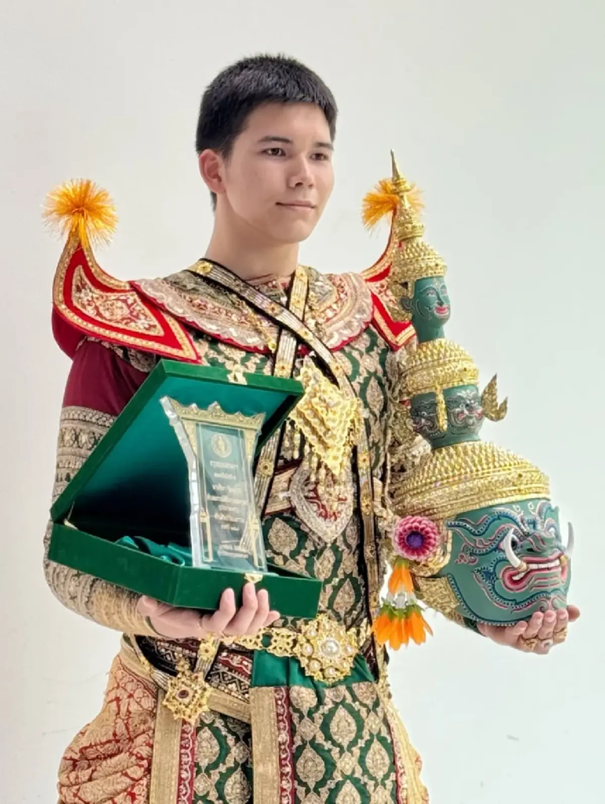 ไม่ยอมแพ้ ทายาทพิธีกรดัง ลุยเส้นทางโขน  พิสูจน์พลังใจเกินร้อย