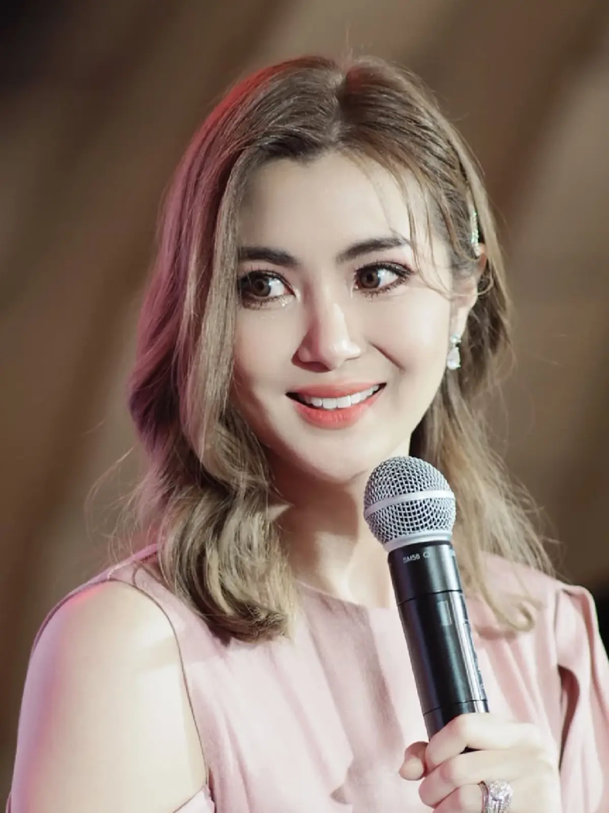 อาการล่าสุด จ๊ะจ๋า พริมรตา เจอช็อกโกแลตซีสต์ 2 ลูก เข้าผ่าตัด 4 ชม.