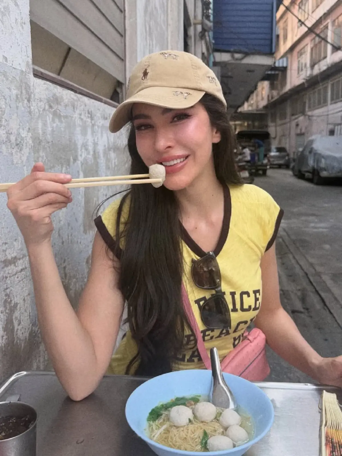 สวยสะกดทั้งถนน ศรีริต้า ณรงค์เดช เผยลุคเล่นน้ำสงกรานต์  