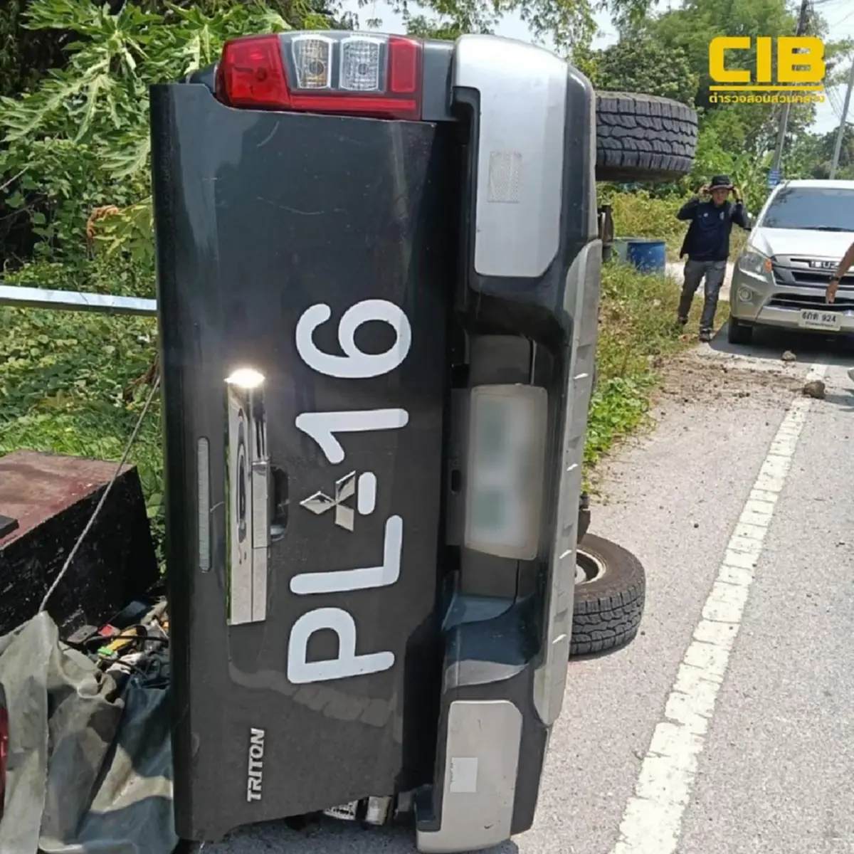 ล่าระทึก! โจรคลั่งชิงรถ 5 คันรวด ซิ่งหนีข้ามจังหวัดบน M.81