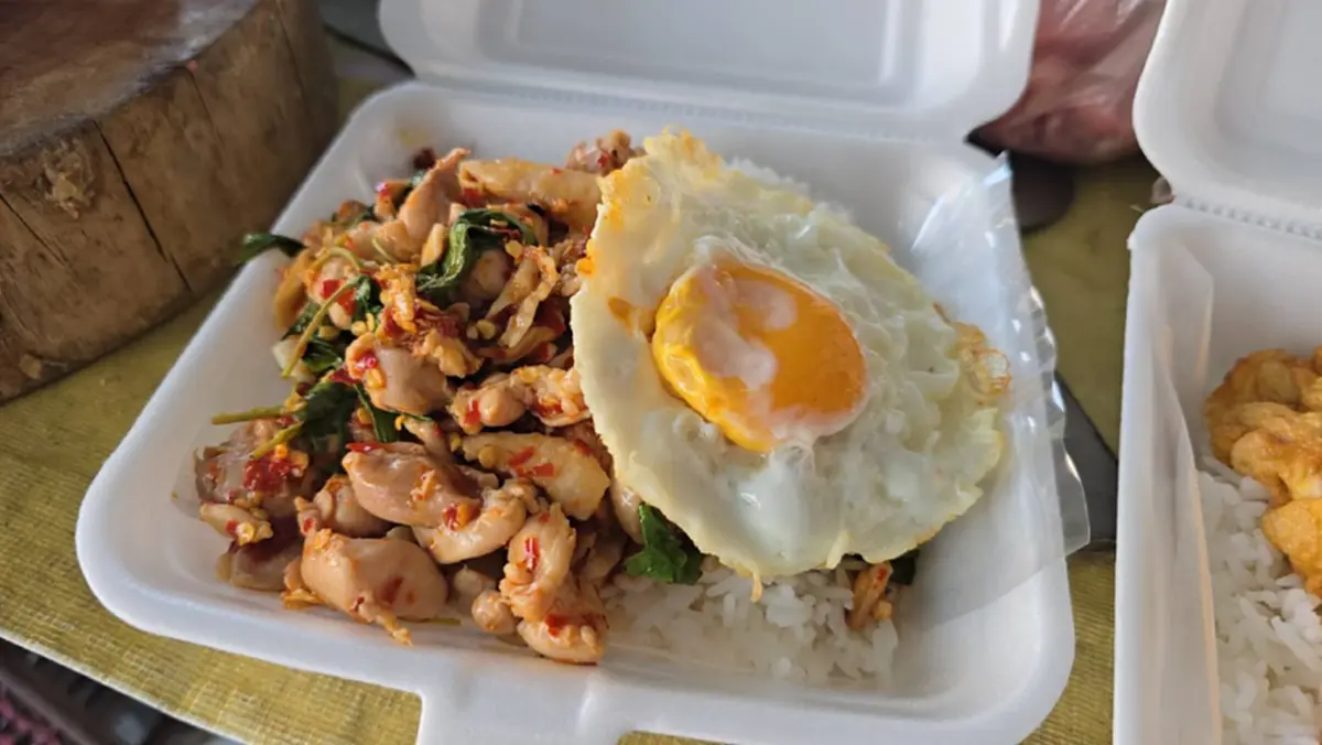 พิษน้ำมันแพงกระทบร้านตามสั่งโคราช! แม่ค้ายื้อขาย 30 บาท