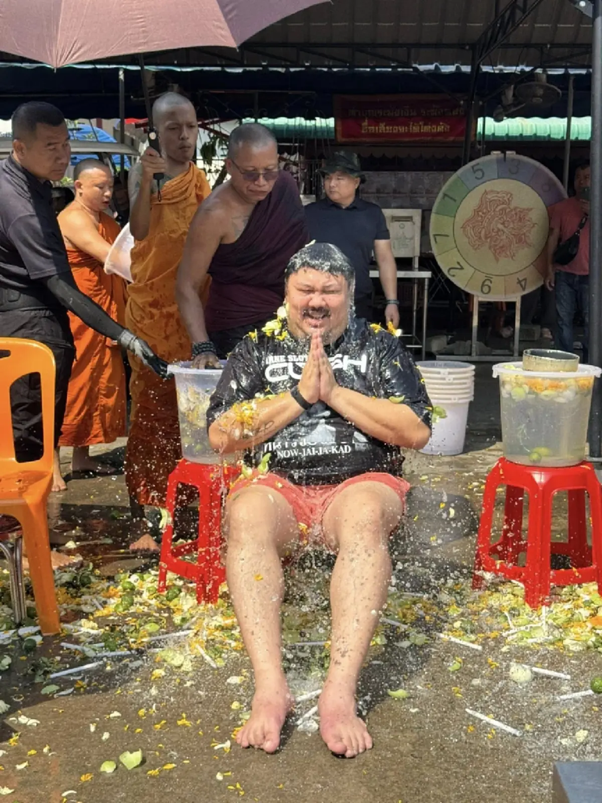 อินฟลูดัง อาบน้ำมนต์หวังล้างอาถรรพ์ จับตาผลลัพธ์ที่จะเกิดขึ้น