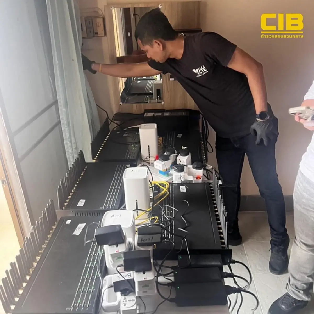 ตำรวจสอบสวนกลางทลายรังซิมบ็อก (Simbox) ใจกลางเมืองหาดใหญ่