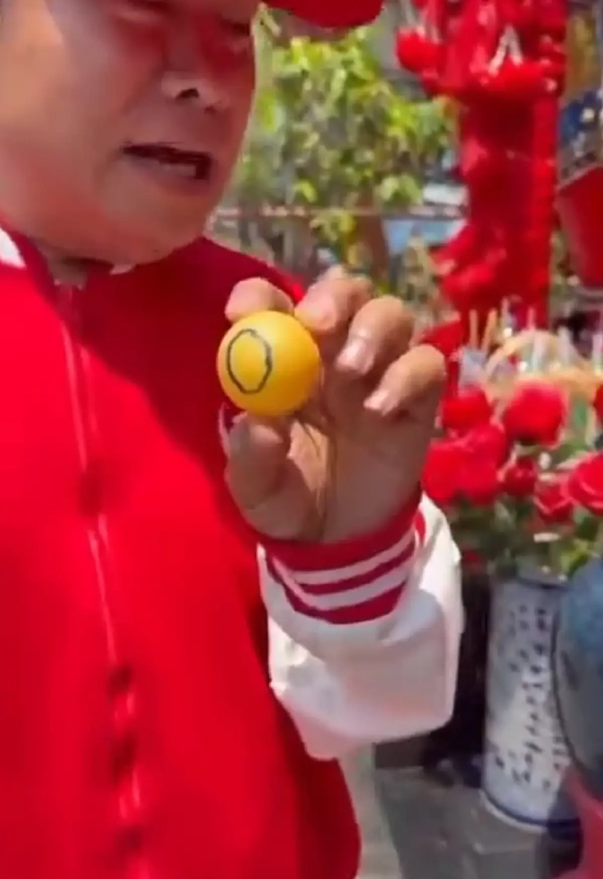 มนต์สิทธิ์ คำสร้อย ทำบุญวัดแก้วฟ้าจุฬามณี ล้วงไหจับลูกปิงปอง