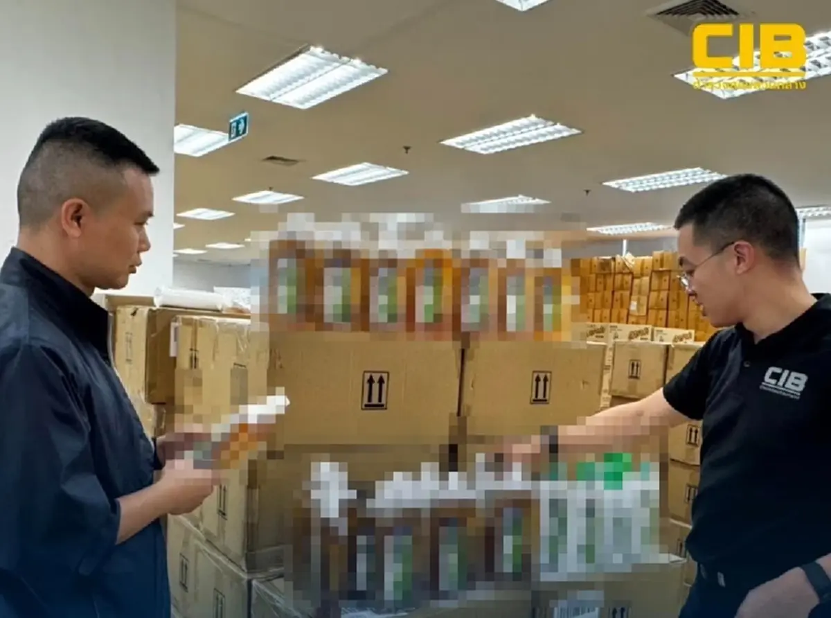 บุกโกดังบางพลี! ยึดสินค้าปลอม-น้ำยาฆ่าเชื้อแบรนด์ดัง