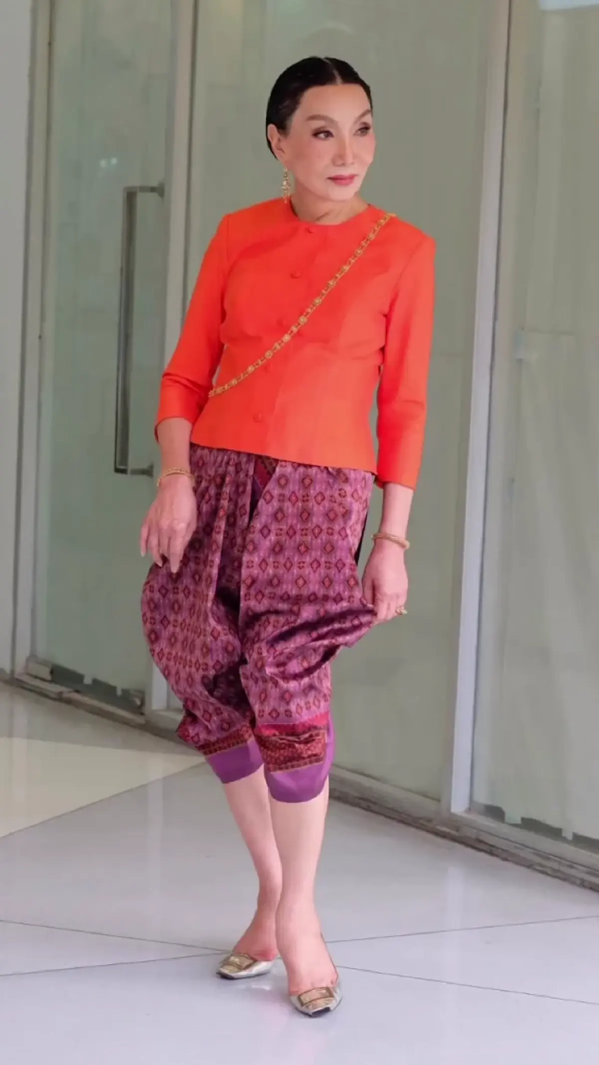 ฟาดนิ่มแต่เจ็บ “อรนภา กฤษฎี” ตอบดราม่าชุดส้ม จุดยืนชัดแบบตัวแม่