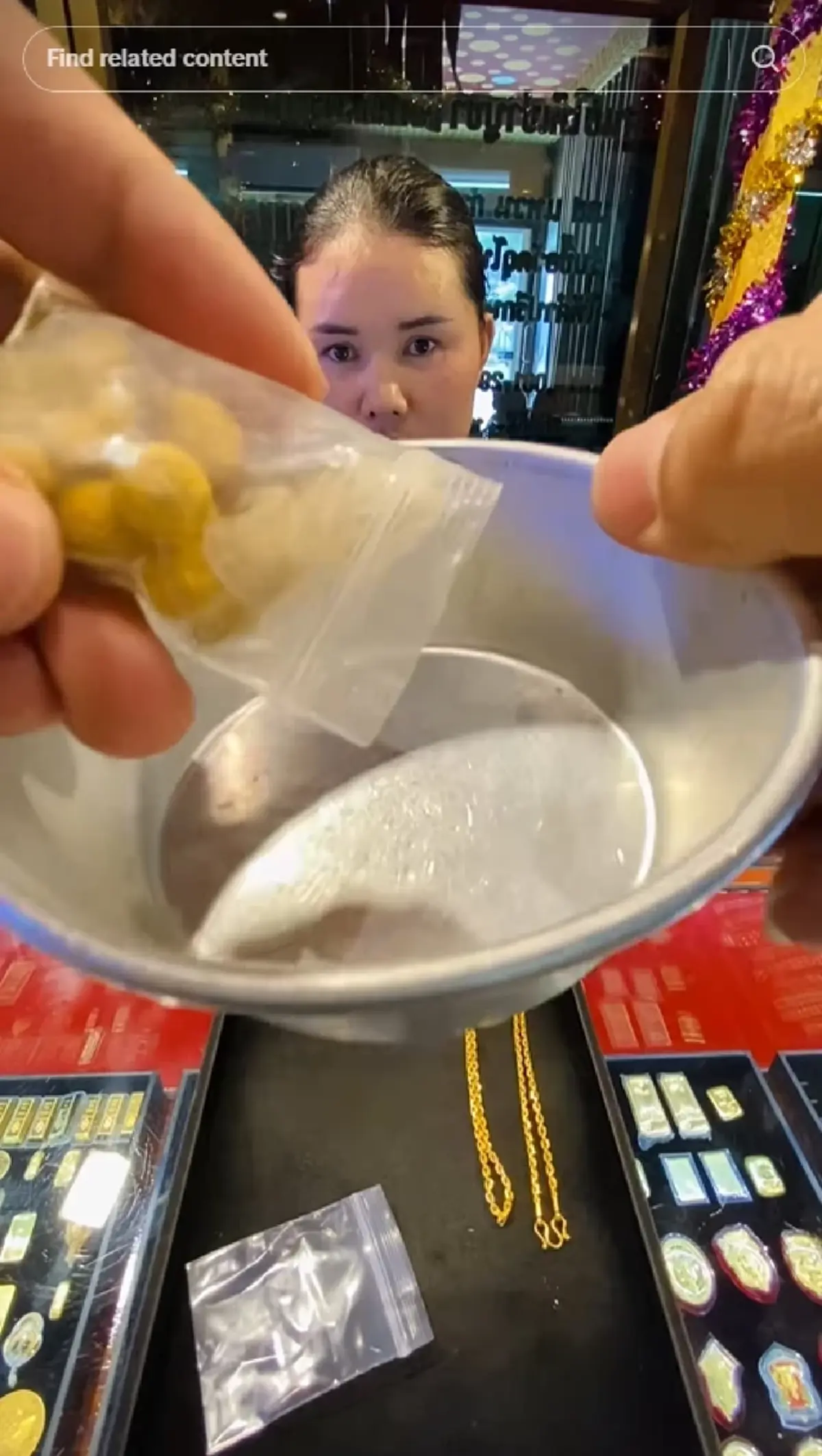 สาวพกก้อนปริศนาคล้ายทองหลายสิบก้อน ให้ช่างตรวจ ผลลัพธ์ทำตะลึง