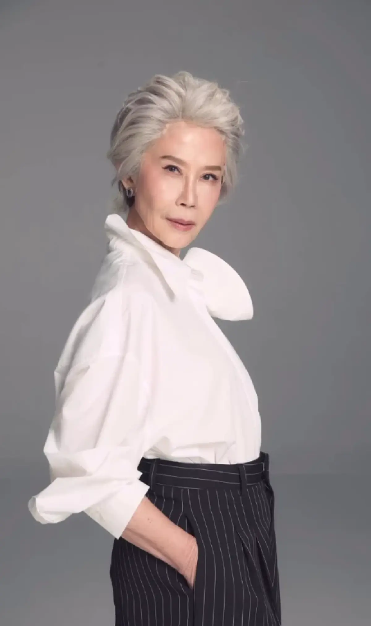 จำแทบไม่ได้! เปิดภาพล่าสุด ดวงดาว จารุจินดา ในวัย 74 ปี สวยสง่ามาก!