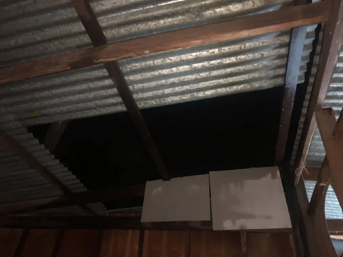 พายุฤดูร้อนถล่มโคราช! ลมแรง-ลูกเห็บกระหน่ำ บ้านพังเสียหาย