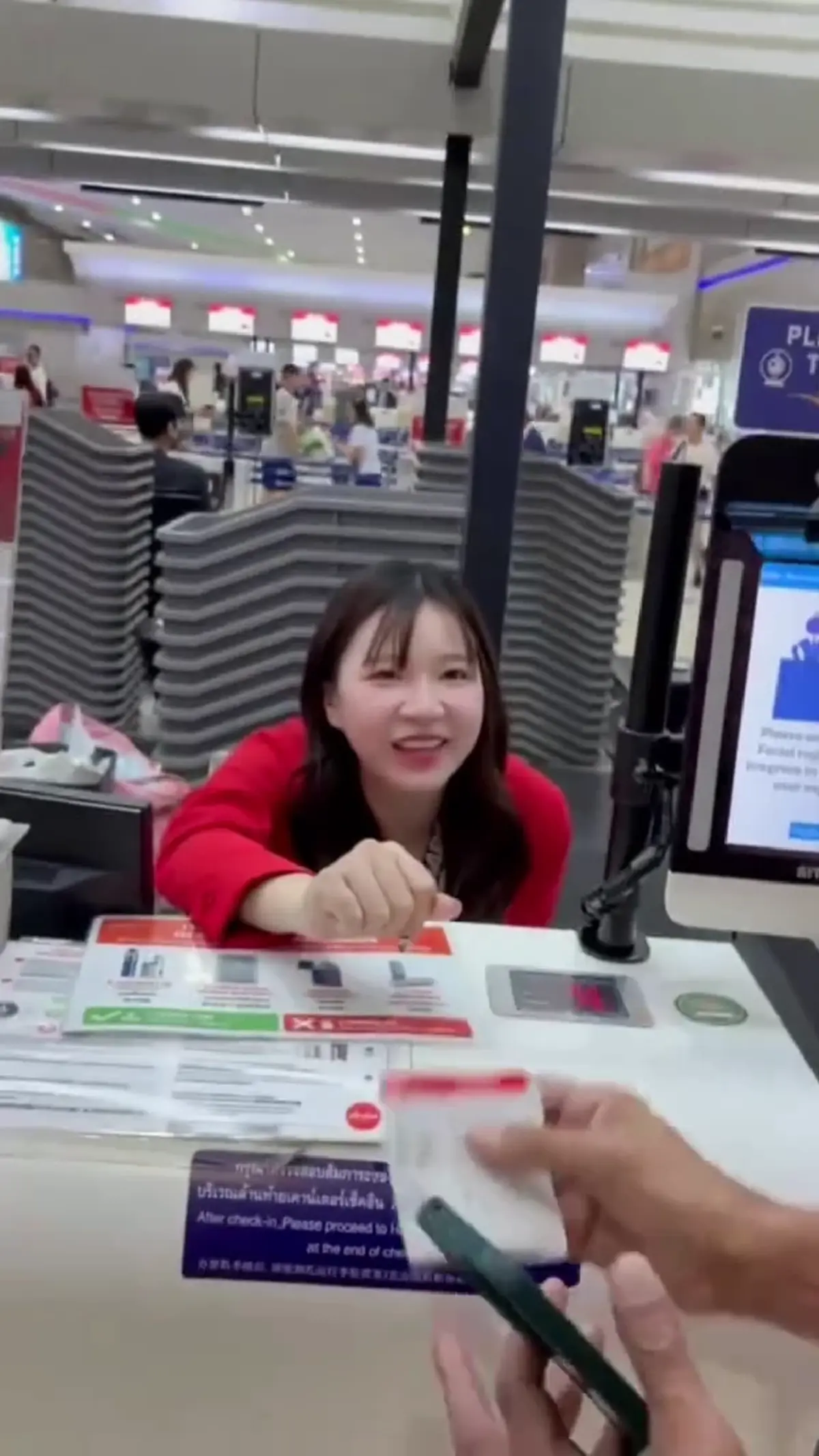 เปิดภาพ “น้องแอม” ลูกสาว “ยาว ลูกหยี” สวยเก่งทำงานสายการบิน