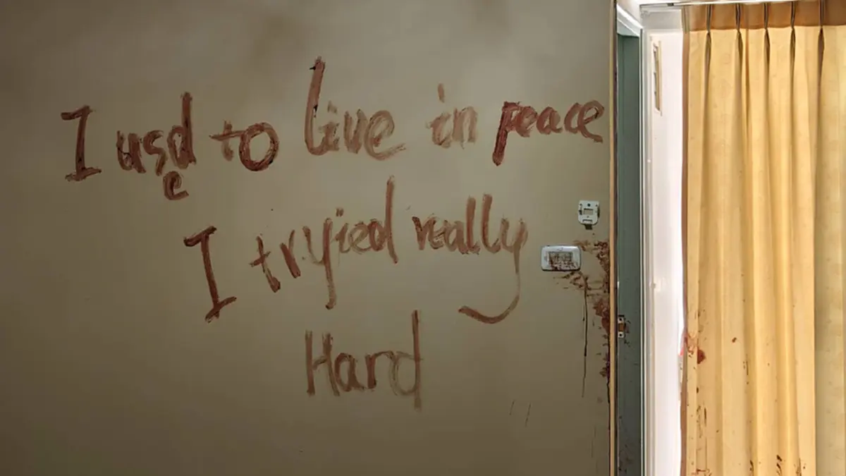 ขนลุก ข้อความบนผนัง หลังเกิดเหตุ พบ 2 นักศึกษาเสียชีวิต