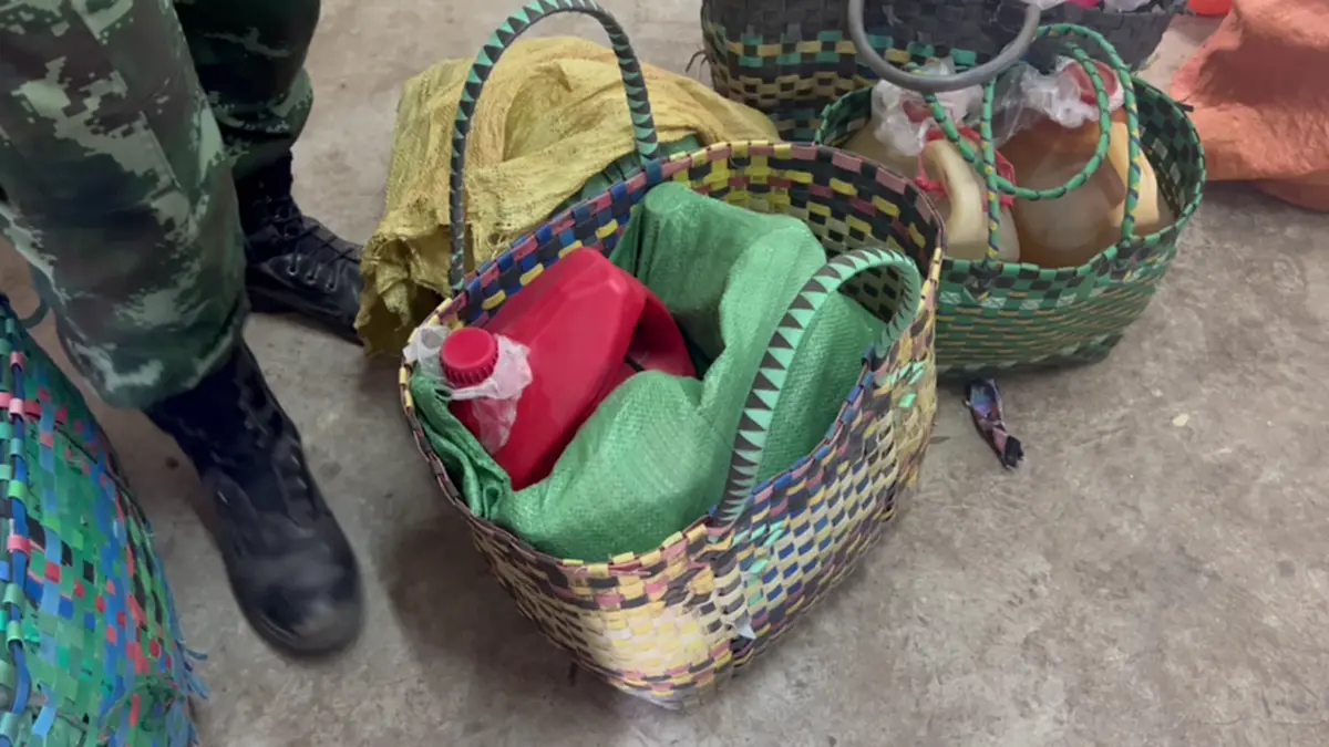 สกัดจับ "กองทัพมด" ลอบขนน้ำมันข้ามโขง หลังฝั่งลาวลิตรละ 80 บาท