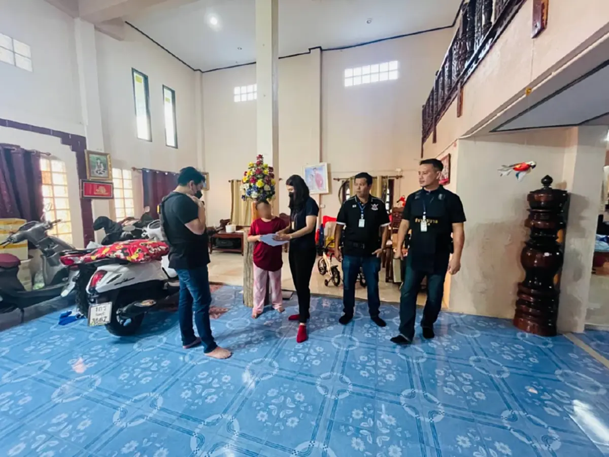 บุกรวบ สาวเขมร คาเมืองจันท์ บัญชีม้าเว็บพนัน เงินหมุน 10 ล้าน