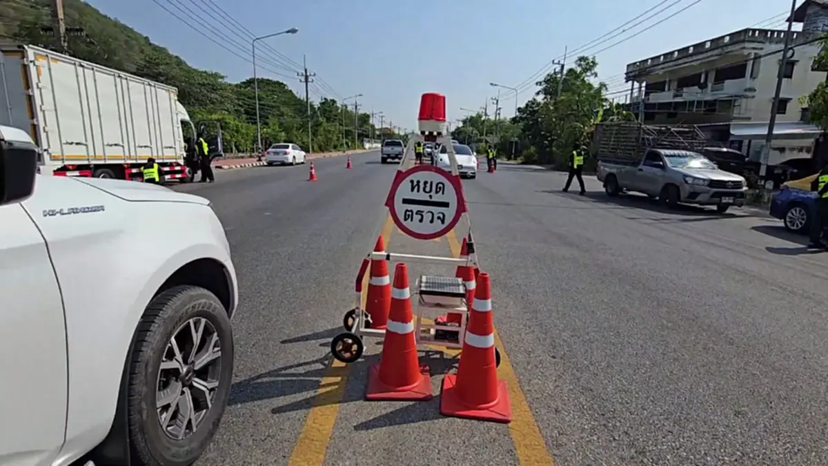 ขนส่งอุทัยฯ ตรวจควันดำเข้ม! แฉรถบรรทุกเนียนจอดหนีด่านอ้างง่วง