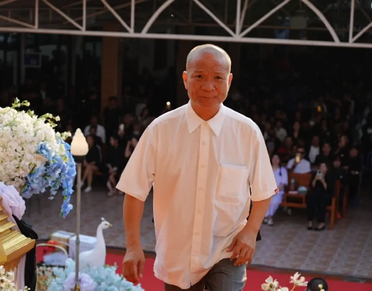 เฉลยแล้ว "ไอซ์"  โทรปรึกษาใคร ก่อนตัดสินใจไปรับอัฐิเหน่ง