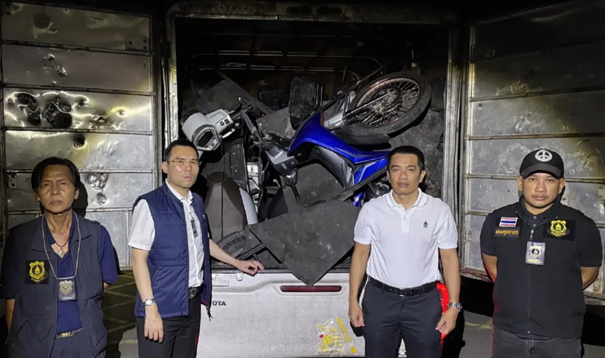 ศุลกากรสกัดกระบะตู้ทึบขน จยย. 30 คัน เตรียมส่งออกพรมแดน