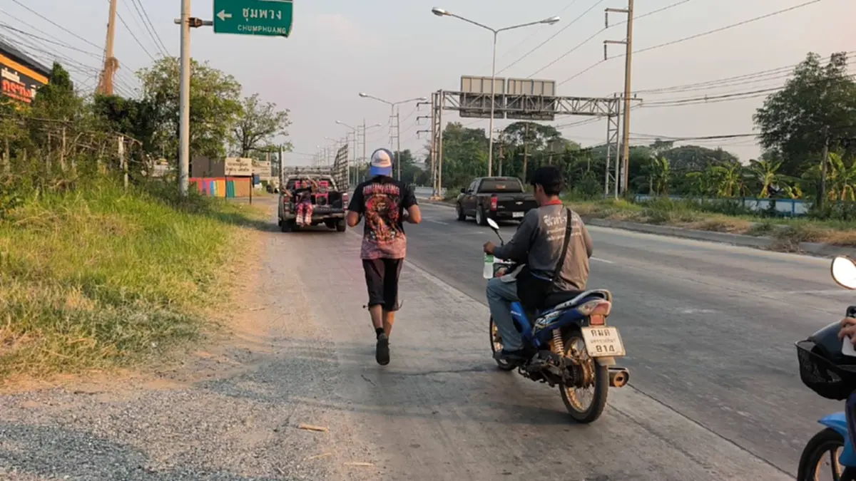 ดีใจสุดชีวิต! หนุ่มโคราชจับได้ใบดำ วิ่งฝ่าแดดกว่า 20 กม. แก้บน