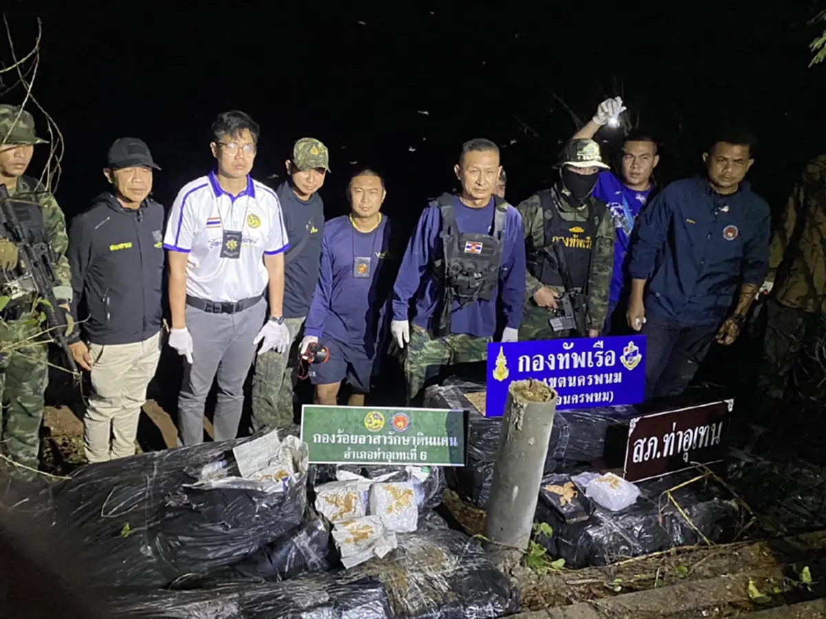 สกัดไอซ์เกรดพรีเมียม ลอตใหญ่ริมโขง ยึดได้เกือบครึ่งตัน