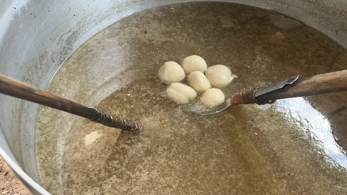 เศร้าต่อหน้ายาย หลาน 7 ขวบ ลูกชิ้นติดคอไม่รู้วิธีช่วย สุดท้ายดับ