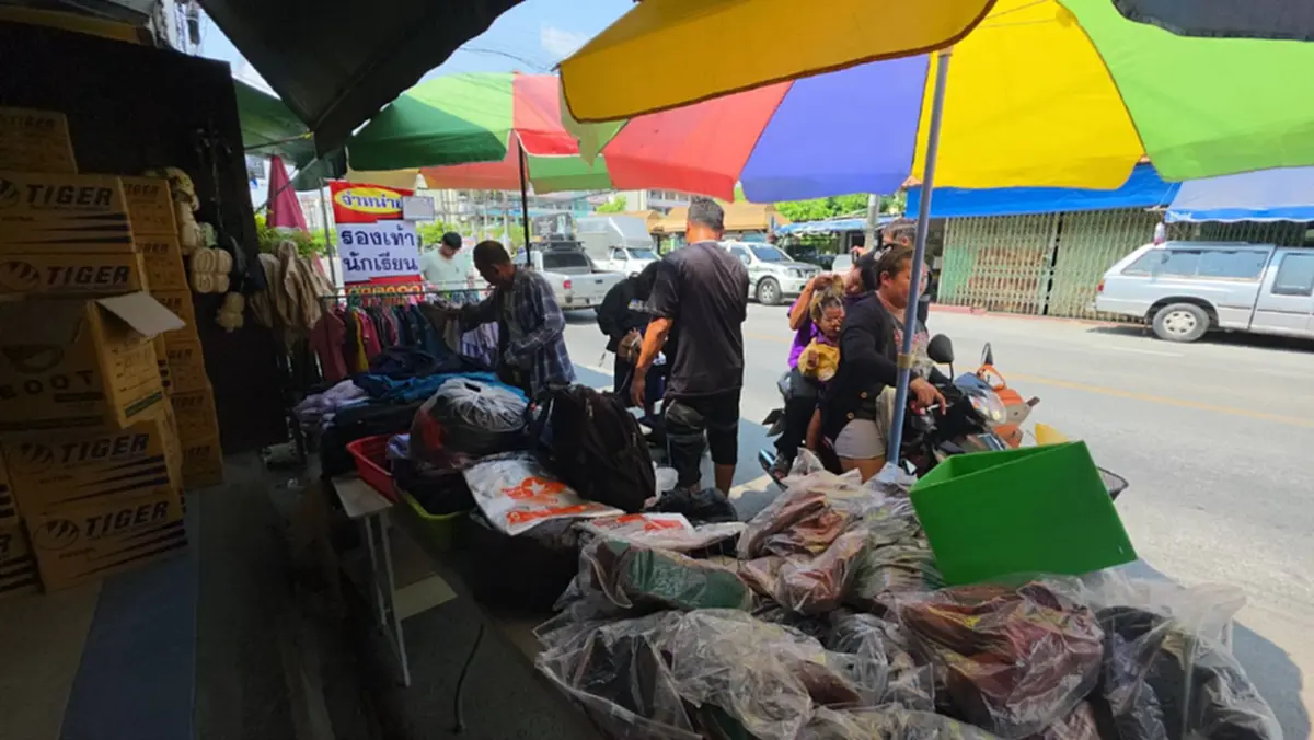 น้ำใจงาม! ร้านชุดนักเรียนพิษณุโลกแจกมือสองฟรี ลดภาระผู้ปกครอง