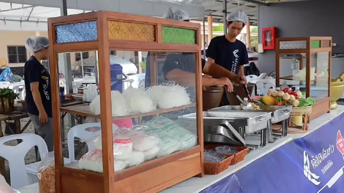 เชฟแม็กกี้เปิดร้านเลี้ยงฟรีไรเดอร์-ปชช. ช่วยสู้ยุคของแพง