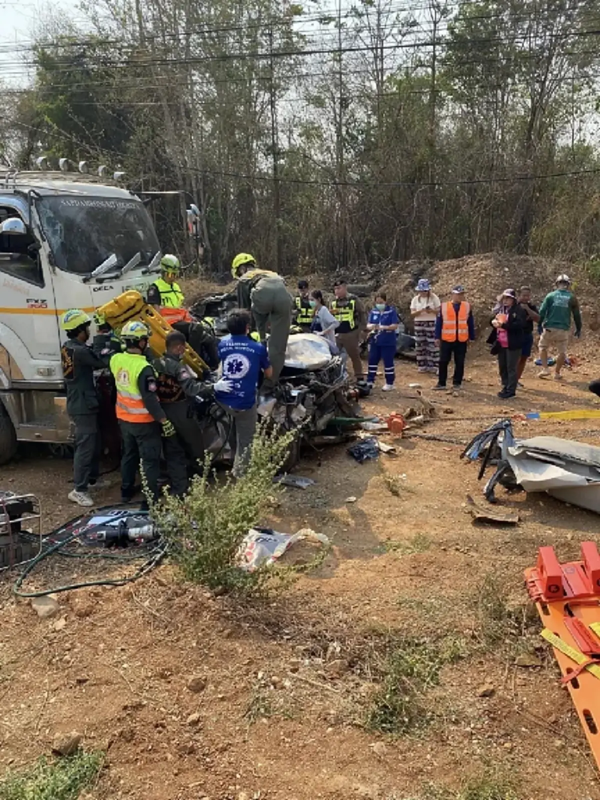 ญาติเหยื่อพ่วง 18 ล้อ ร่ำไห้ หลาน 3 ขวบ ต้องสูญเสียพ่อแม่พร้อมกัน