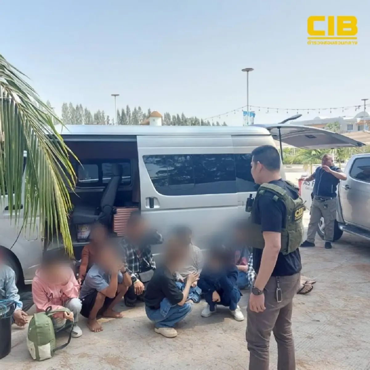 บุกจับคารีสอร์ท รวบขบวนการลอบขนแรงงานเถื่อน พบขนต่างด้าว 8 คน