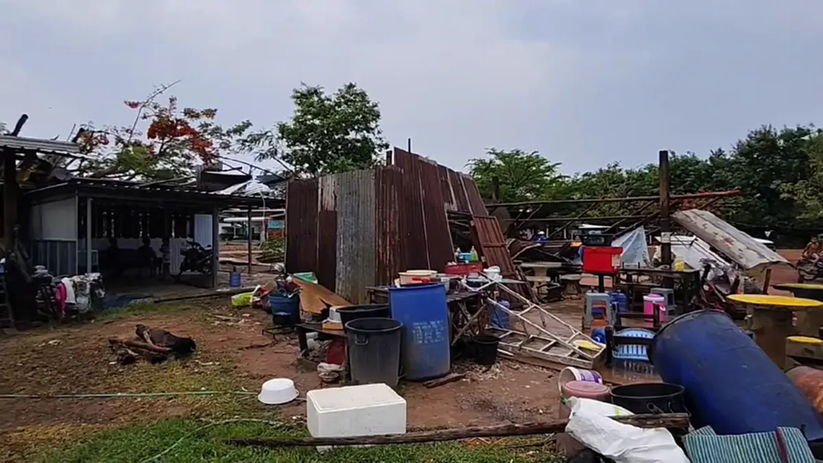 พายุถล่มโคราชร้านพังราบ ป้ารอดตายเชื่อบารมีพระสมเด็จฯ