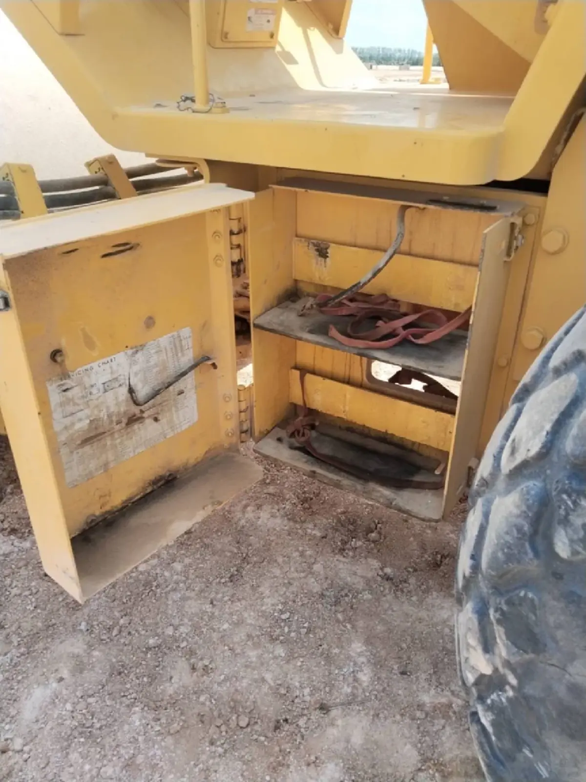 โจรระบาด! บุกไซต์งานบ้านค่ายดูดน้ำมัน-ฉกแบตเตอรี่รถบด