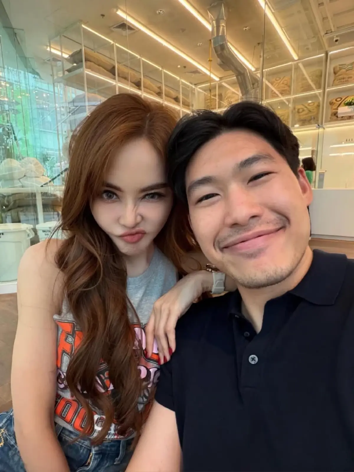 “เป้ย ปานวาด” อ้อน “หมอต้น” หน้าห้องตรวจ ซีนหวานทำคนโสดใจสั่น