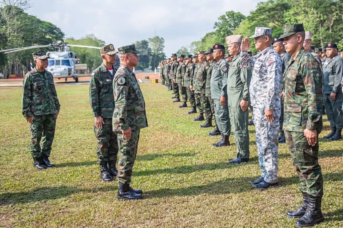 "กองทัพเรือ" ประกาศย้ำจุดยืนไม่ถอยแม้ก้าวเดียว เสริมกำลังชายแดนตะวันออก ยกระดับความพร้อมรบรับทุกภัยคุกคาม