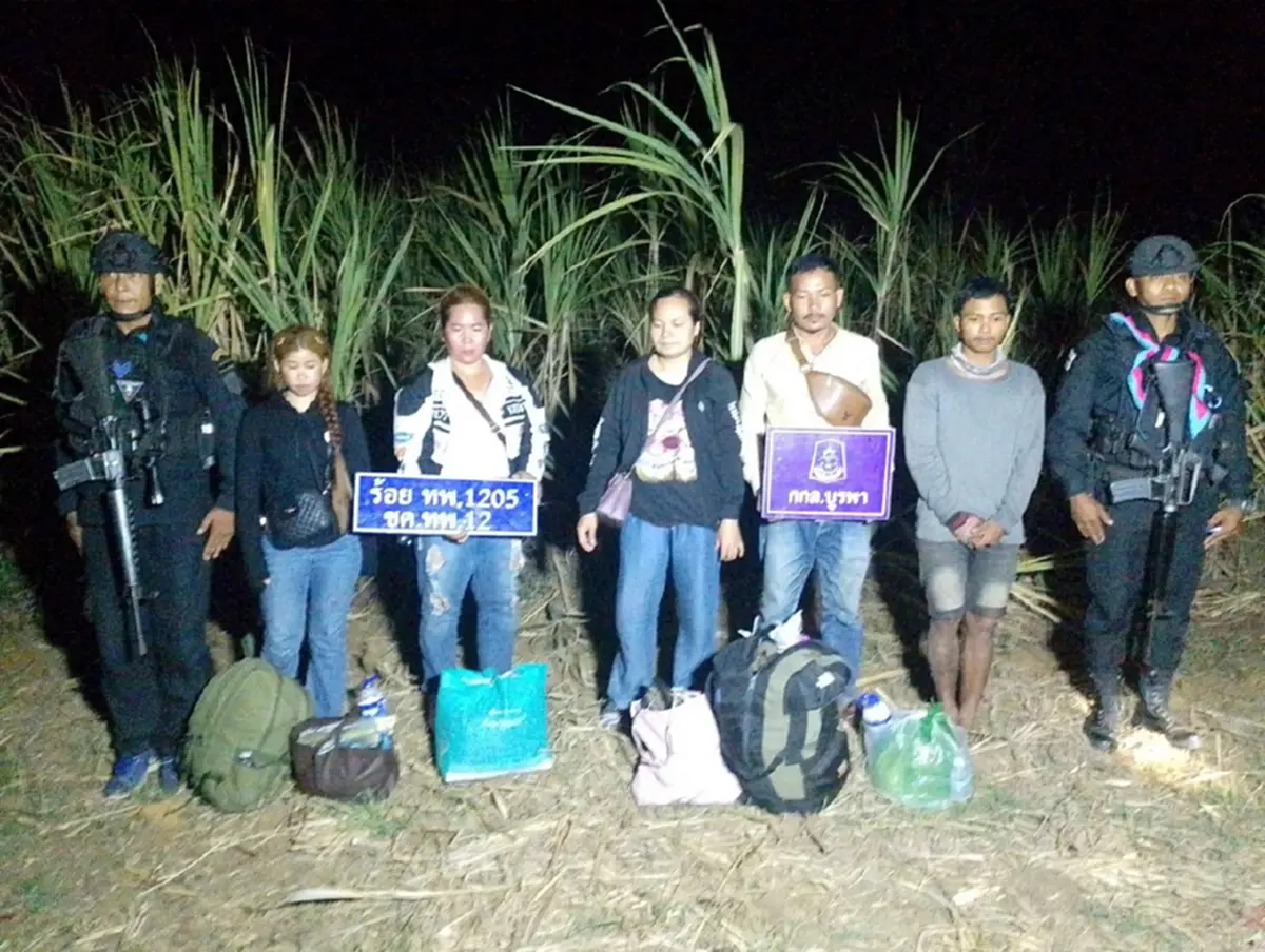 สกัดกลางชายแดน! ทหารพรานจับแรงงานกัมพูชา 5 ราย ลอบเข้าไทย