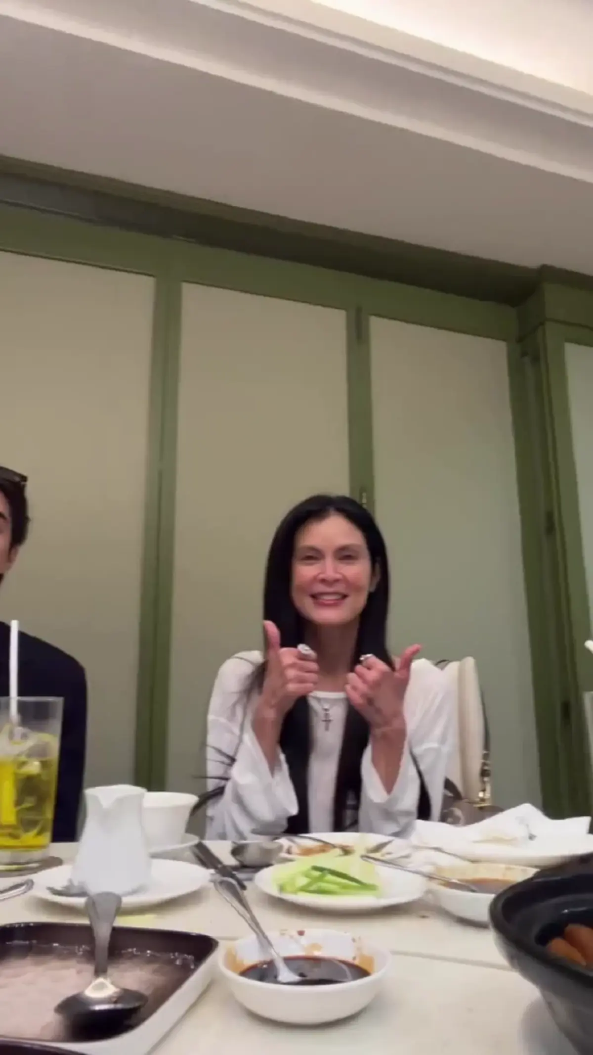 เจ เจตริน รวมญาติ “วรรธนะสิน” พร้อมหน้า ปิ่น เก็จมณี ร่วมเฟรมอบอุ่น