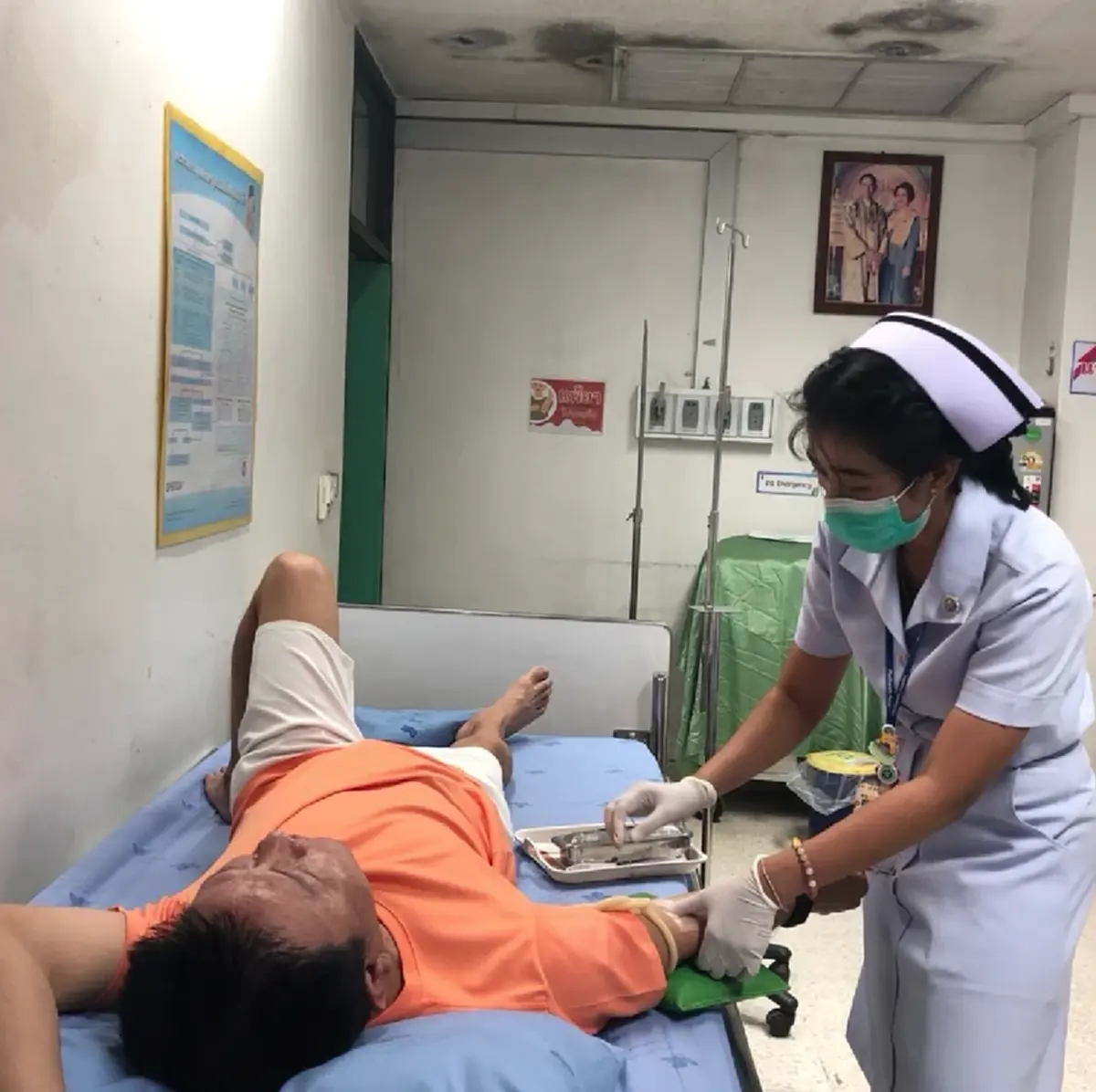 แห่ห่วง "จตุรงค์ โพธาราม" เข้า รพ. รู้สาเหตุตกใจ สะอึกยาว 8 ชั่วโมง