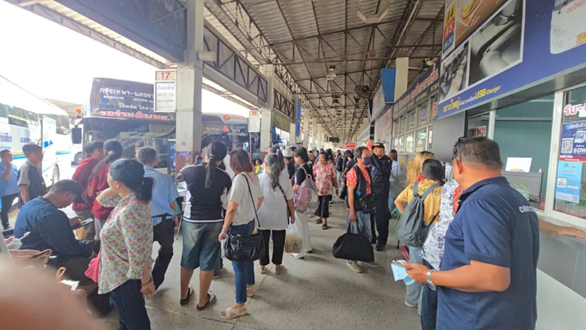 บขส. โคราชคนแน่น! ขนส่งยันมีรถเพียงพอส่งคนกลับกรุง 24 ชม.