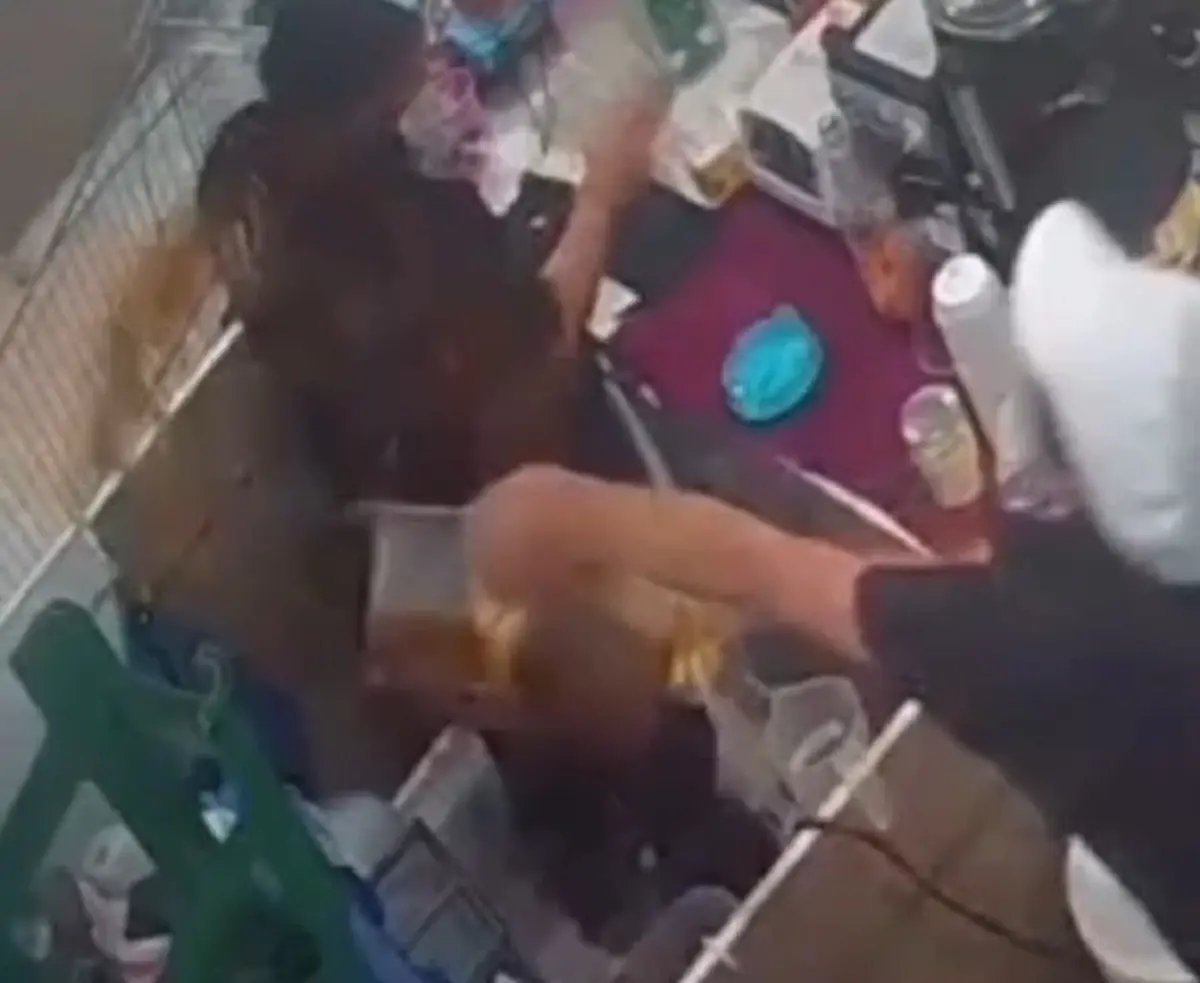 รวบแล้ว สาวสาดน้ำมันใส่เพื่อน ยอมสารภาพปมแค้นที่แท้จริง 