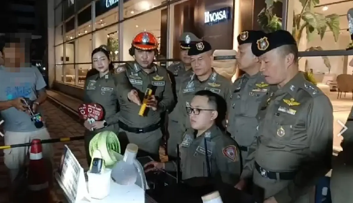 ตร. เข้มลงพื้นที่รณรงค์เมาไม่ขับในช่วงเทศกาลสงกรานต์ ย่านรัชดา