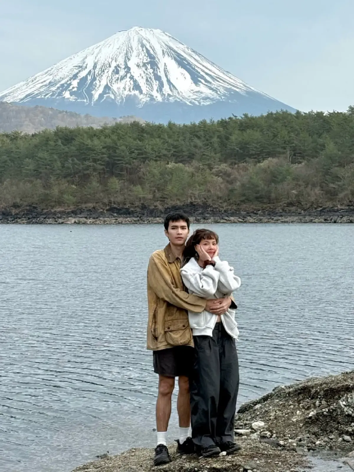 ลุ้นข่าวดี! “โจอี้ ภูวศิษฐ์” ควง “เจน เนลินญาน์” เที่ยวญี่ปุ่น  