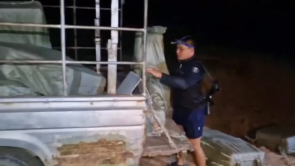 ซุ่มจับบุหรี่หนีภาษีลอตใหญ่ริมโขง ยึดของกลางกว่า 1.8 หมื่นซอง