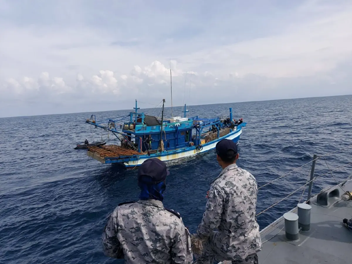 ผบ.ทร. สั่งเข้ม! เพิ่มกำลัง ทัพเรือภาค 1–2 ลุยสกัดลักลอบขนน้ำมัน