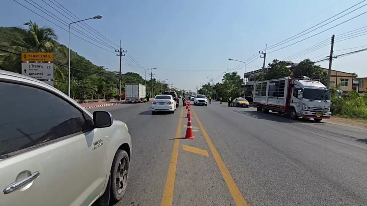 ขนส่งอุทัยฯ ตรวจควันดำเข้ม! แฉรถบรรทุกเนียนจอดหนีด่านอ้างง่วง