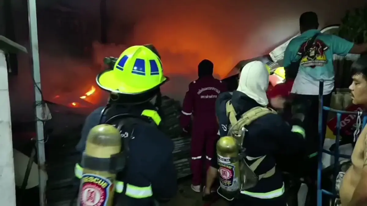 รวบหนุ่มหลอนยาเผาบ้านลามชุมชนลพบุรี ชาวบ้านอพยพวุ่น