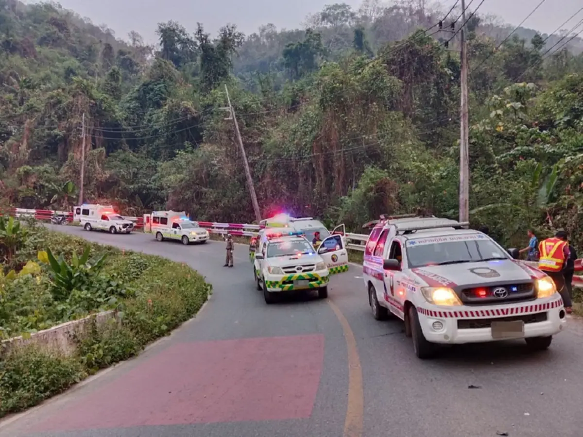 คนขับพูดแล้ว สาเหตุแท้จริงกระบะแหกโค้งสลดหมู่ 9 ศพที่ จ.น่าน