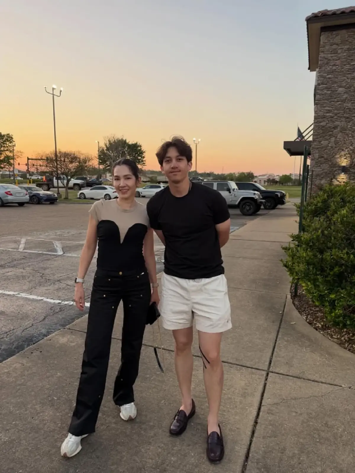 ภูมิใจ ลูกชาย บินลัดฟ้าสหรัฐฯ นุสบา  ช่วยลูกจัดหอสุดอบอุ่น