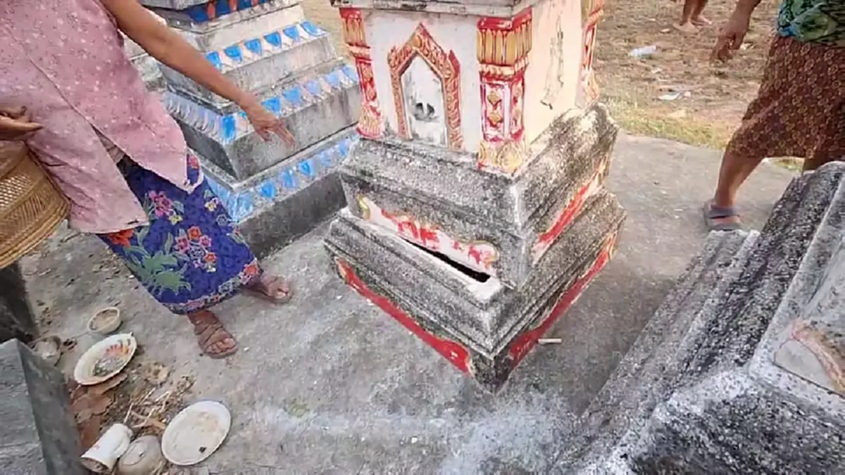 โจรใจบาปงัดธาตุเก็บกระดูก ลักผ้าไหม-เงินสด ทิ้งอัฐิเกลื่อน