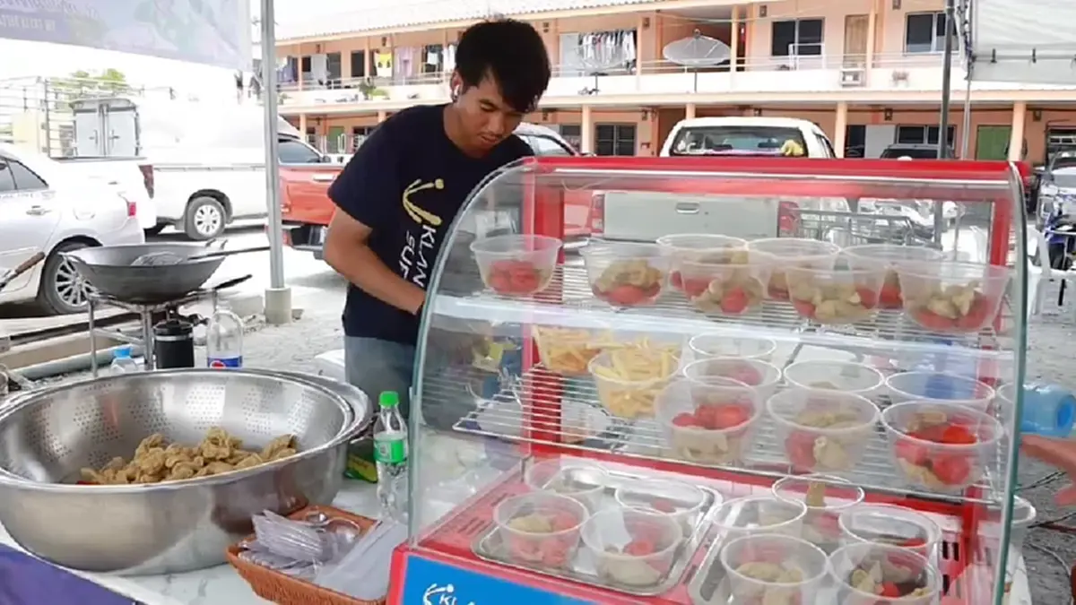 เชฟแม็กกี้เปิดร้านเลี้ยงฟรีไรเดอร์-ปชช. ช่วยสู้ยุคของแพง