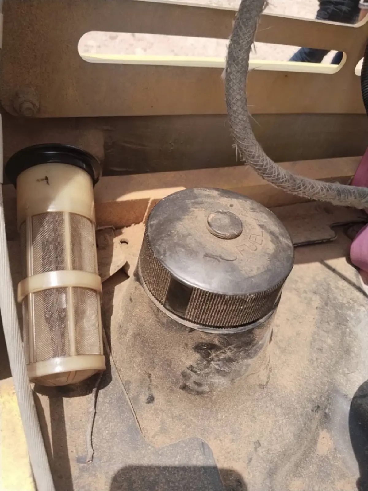 โจรระบาด! บุกไซต์งานบ้านค่ายดูดน้ำมัน-ฉกแบตเตอรี่รถบด