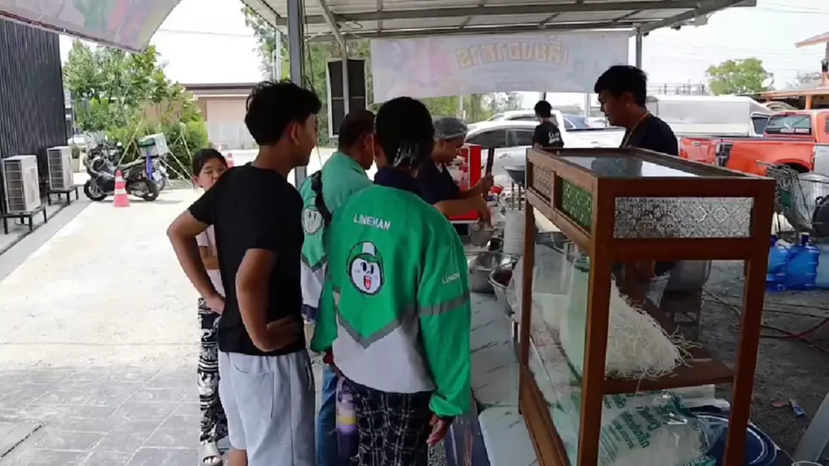 เชฟแม็กกี้เปิดร้านเลี้ยงฟรีไรเดอร์-ปชช. ช่วยสู้ยุคของแพง