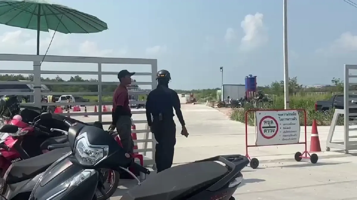 ชาวบ้านบุกสนามบินอู่ตะเภา ทวงเงินเยียวยามลพิษ ขีดเส้น 30 วัน