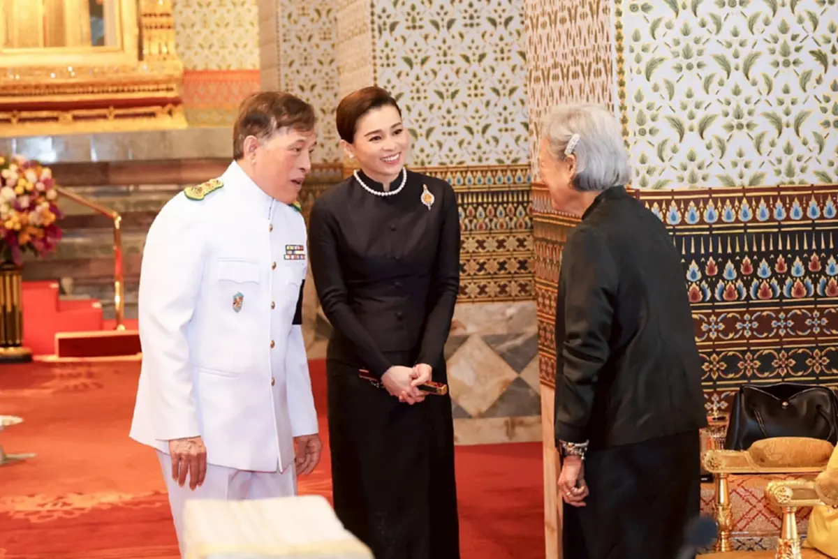 ทะเบียนรถพระที่นั่ง ในหลวง-พระราชินี เสด็จฯพระราชพิธีสงกรานต์